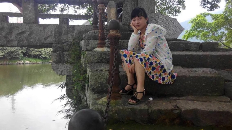 女子悠然的第一张照片--莆田认干亲服务网