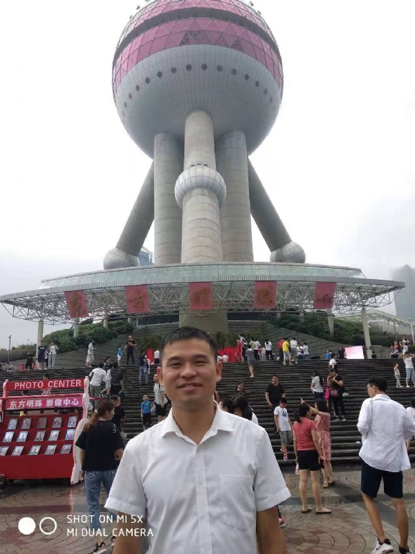 小猫吃老鼠的第一张照片--莆田认干亲服务网